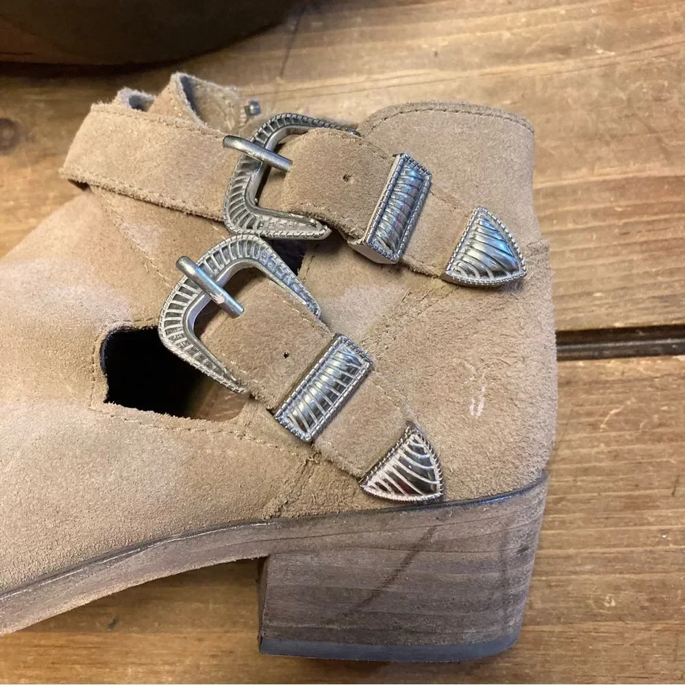 Frye Ray Western Booties Shootie Ankle Boots Size 6 Tan Leather Silver Buckles